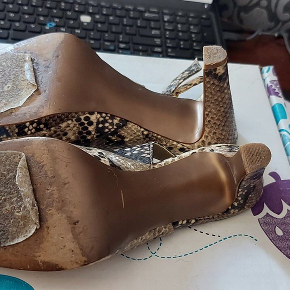 Tahari Snakeskin Sling Pumps sz 7 - Picture 9 of 10
